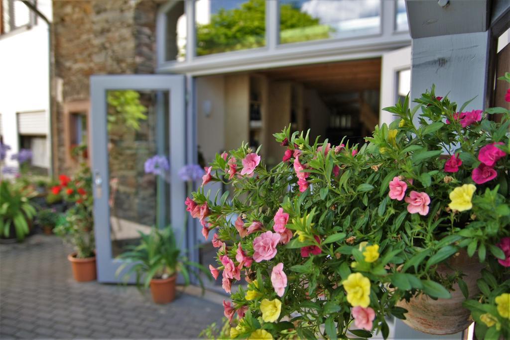 Weingut Koch Hotel Neumagen-Dhron Buitenkant foto